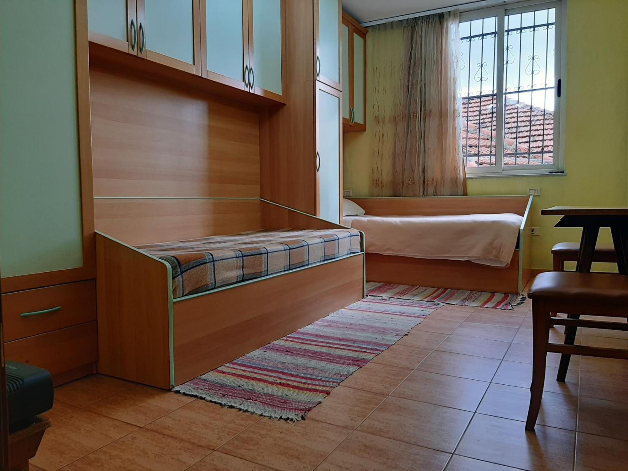 Enki'S Guesthouse Tiranë Ngoại thất bức ảnh