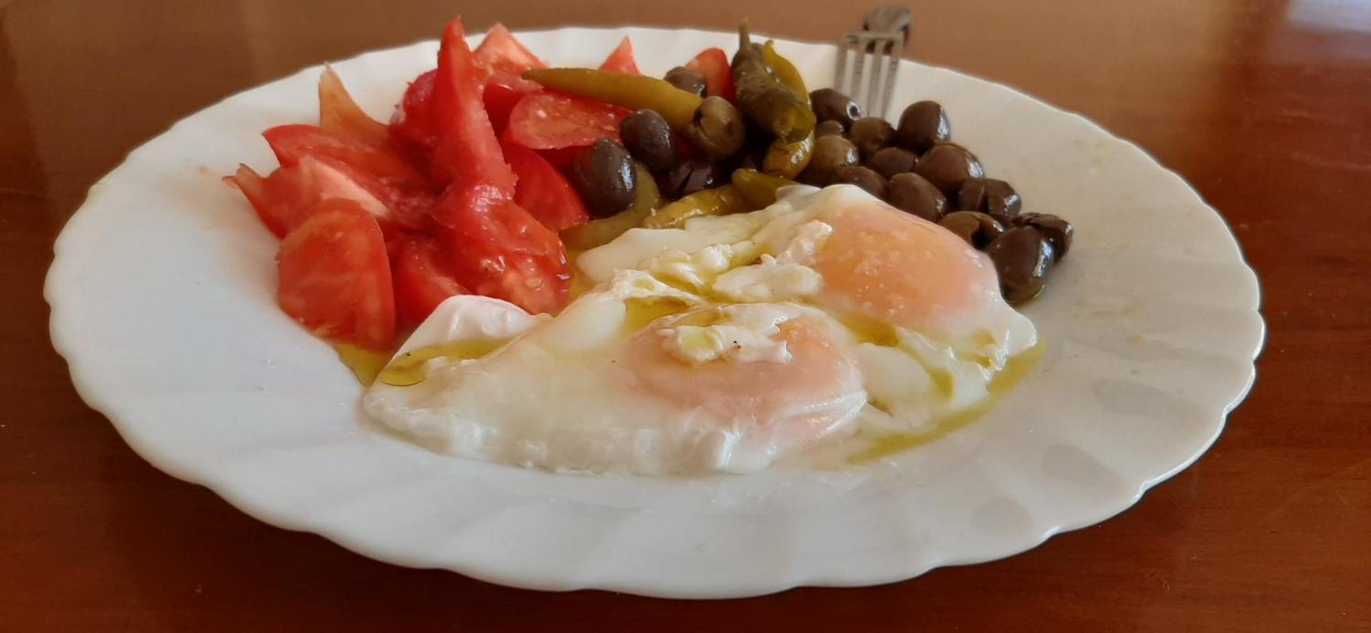 Enki'S Guesthouse Tiranë Ngoại thất bức ảnh