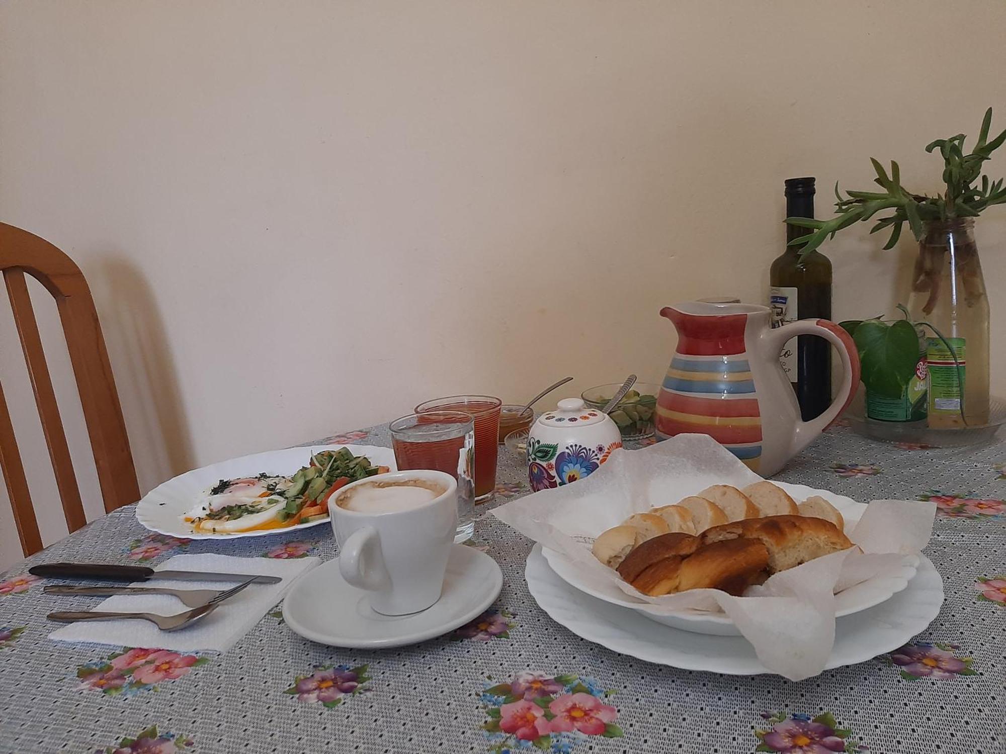Enki'S Guesthouse Tiranë Ngoại thất bức ảnh