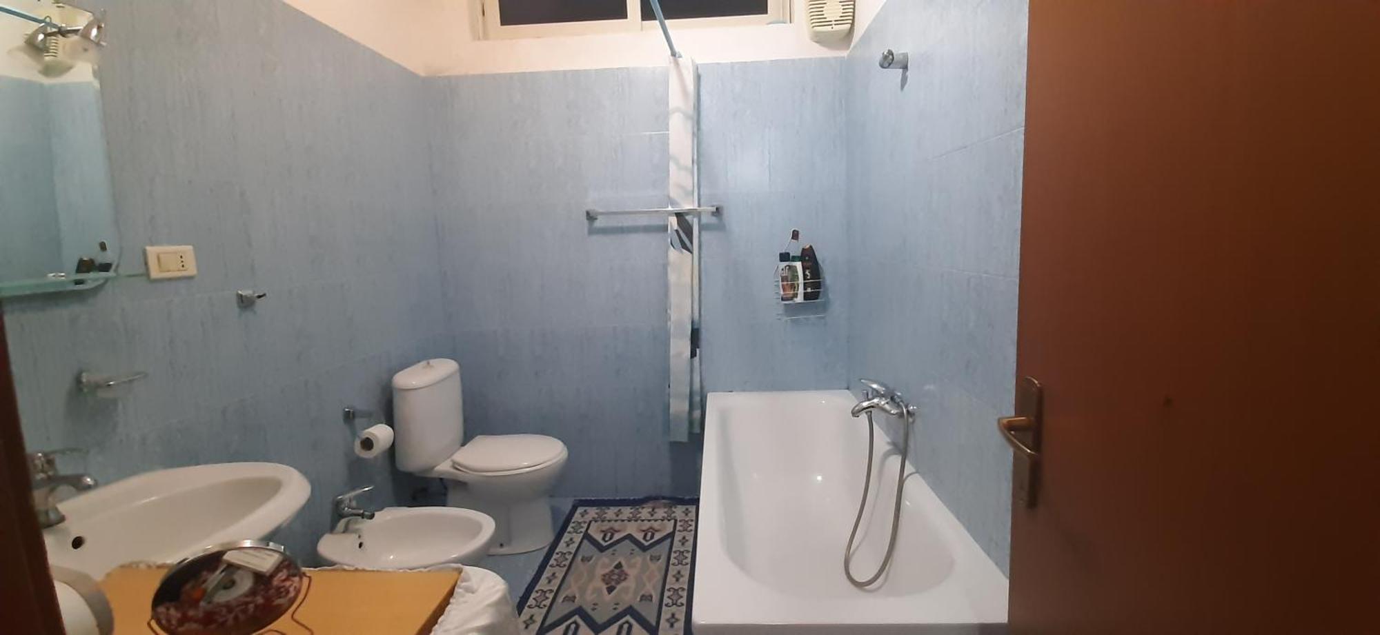 Enki'S Guesthouse Tiranë Ngoại thất bức ảnh